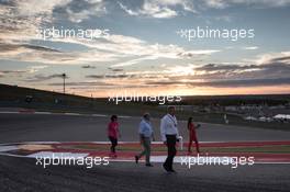 Ross Brawn (GBR) Managing Director, Motor Sports, walks the track in support of Drive for The Cure. 19.10.2017. Formula 1 World Championship, Rd 17, United States Grand Prix, Austin, Texas, USA, Preparation Day.