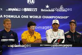 Marcus Ericsson (SWE) Sauber F1 Team, Carlos Sainz Jr (ESP) Renault F1 Team, Lewis Hamilton (GBR) Mercedes AMG F1  and Brendon Hartley (NZ), Scuderia Toro Rosso  19.10.2017. Formula 1 World Championship, Rd 17, United States Grand Prix, Austin, Texas, USA, Preparation Day.