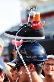 Daniel Ricciardo (AUS) Red Bull Racing fan's hat. 19.10.2017. Formula 1 World Championship, Rd 17, United States Grand Prix, Austin, Texas, USA, Preparation Day.