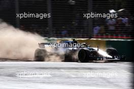 Valtteri Bottas (FIN) Mercedes AMG F1 W09 runs wide. 23.03.2018. Formula 1 World Championship, Rd 1, Australian Grand Prix, Albert Park, Melbourne, Australia, Practice Day.