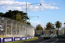 Nico Hulkenberg (GER) Renault Sport F1 Team  23.03.2018. Formula 1 World Championship, Rd 1, Australian Grand Prix, Albert Park, Melbourne, Australia, Practice Day.
