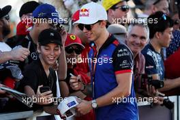 Pierre Gasly (FRA) Scuderia Toro Rosso signs autographs for the fans. 23.03.2018. Formula 1 World Championship, Rd 1, Australian Grand Prix, Albert Park, Melbourne, Australia, Practice Day.