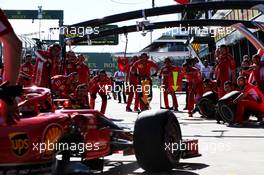 Ferrari practices a pit stop. 23.03.2018. Formula 1 World Championship, Rd 1, Australian Grand Prix, Albert Park, Melbourne, Australia, Practice Day.