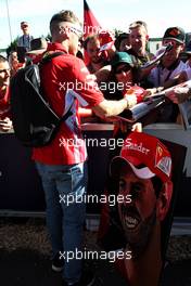 Sebastian Vettel (GER) Ferrari signs autographs for the fans. 23.03.2018. Formula 1 World Championship, Rd 1, Australian Grand Prix, Albert Park, Melbourne, Australia, Practice Day.
