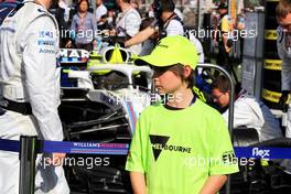 Grid kid for Lance Stroll (CDN) Williams FW41. 25.03.2018. Formula 1 World Championship, Rd 1, Australian Grand Prix, Albert Park, Melbourne, Australia, Race Day.