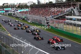 Lewis Hamilton (GBR) Mercedes AMG F1 W09 leads at the start of the race. 25.03.2018. Formula 1 World Championship, Rd 1, Australian Grand Prix, Albert Park, Melbourne, Australia, Race Day.