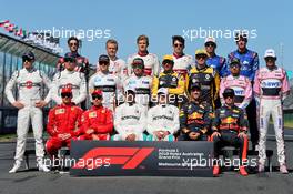 The drivers' start of season group photograph. 25.03.2018. Formula 1 World Championship, Rd 1, Australian Grand Prix, Albert Park, Melbourne, Australia, Race Day.