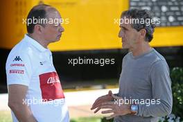 Alain Prost (FRA) and Fred Vasseur (FRA), Sauber F1 Team 22.03.2018. Formula 1 World Championship, Rd 1, Australian Grand Prix, Albert Park, Melbourne, Australia, Preparation Day.