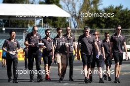 Romain Grosjean (FRA) Haas F1 Team walks the circuit with the team. 21.03.2018. Formula 1 World Championship, Rd 1, Australian Grand Prix, Albert Park, Melbourne, Australia, Preparation Day.