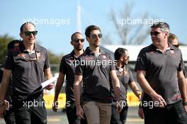 Romain Grosjean (FRA) Haas F1 Team walks the circuit with the team. 21.03.2018. Formula 1 World Championship, Rd 1, Australian Grand Prix, Albert Park, Melbourne, Australia, Preparation Day.