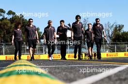 Kevin Magnussen (DEN) Haas F1 Team walks the circuit with the team. 21.03.2018. Formula 1 World Championship, Rd 1, Australian Grand Prix, Albert Park, Melbourne, Australia, Preparation Day.