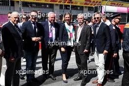 Chase Carey (USA) Formula One Group Chairman with guests on the grid. 01.07.2018. Formula 1 World Championship, Rd 9, Austrian Grand Prix, Spielberg, Austria, Race Day.