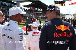 Lewis Hamilton (GBR) Mercedes AMG F1 W09 and Max Verstappen (NLD) Red Bull Racing RB14. 01.07.2018. Formula 1 World Championship, Rd 9, Austrian Grand Prix, Spielberg, Austria, Race Day.