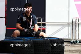 Sahara Force India F1 Team mechanic with Pirelli tyres. 28.06.2018. Formula 1 World Championship, Rd 9, Austrian Grand Prix, Spielberg, Austria, Preparation Day.