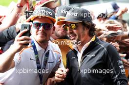 Fernando Alonso (ESP) McLaren with fans. 28.06.2018. Formula 1 World Championship, Rd 9, Austrian Grand Prix, Spielberg, Austria, Preparation Day.