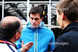 (L to R): Frederic Vasseur (FRA) Sauber F1 Team, Team Principal with Toto Wolff (GER) Mercedes AMG F1 Shareholder and Executive Director and George Russell (GBR) Art Grand Prix / Mercedes AMG F1 Reserve Driver. 28.06.2018. Formula 1 World Championship, Rd 9, Austrian Grand Prix, Spielberg, Austria, Preparation Day.