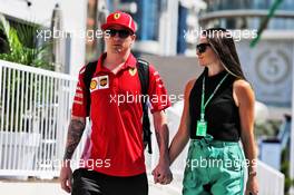 (L to R): Kimi Raikkonen (FIN) Ferrari with his wife Minttu Raikkonen (FIN). 27.04.2018. Formula 1 World Championship, Rd 4, Azerbaijan Grand Prix, Baku Street Circuit, Azerbaijan, Practice Day.