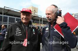 Adrian Newey (GBR) Red Bull Racing Chief Technical Officer with Niki Lauda (AUT) Mercedes Non-Executive Chairman. 29.04.2018. Formula 1 World Championship, Rd 4, Azerbaijan Grand Prix, Baku Street Circuit, Azerbaijan, Race Day.
