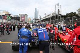 Brendon Hartley (NZL) Scuderia Toro Rosso STR13. 29.04.2018. Formula 1 World Championship, Rd 4, Azerbaijan Grand Prix, Baku Street Circuit, Azerbaijan, Race Day.