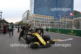Carlos Sainz Jr (ESP) Renault Sport F1 Team RS18. 29.04.2018. Formula 1 World Championship, Rd 4, Azerbaijan Grand Prix, Baku Street Circuit, Azerbaijan, Race Day.