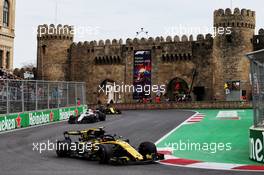 Carlos Sainz Jr (ESP) Renault Sport F1 Team RS18. 29.04.2018. Formula 1 World Championship, Rd 4, Azerbaijan Grand Prix, Baku Street Circuit, Azerbaijan, Race Day.