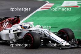 Marcus Ericsson (SWE) Sauber C37 with a puncture. 29.04.2018. Formula 1 World Championship, Rd 4, Azerbaijan Grand Prix, Baku Street Circuit, Azerbaijan, Race Day.