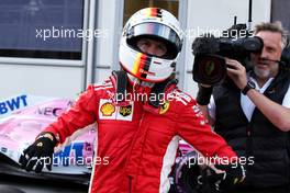 Sebastian Vettel (GER) Ferrari celebrates his pole position in qualifying parc ferme. 28.04.2018. Formula 1 World Championship, Rd 4, Azerbaijan Grand Prix, Baku Street Circuit, Azerbaijan, Qualifying Day.