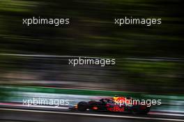 Max Verstappen (NLD) Red Bull Racing RB14. 28.04.2018. Formula 1 World Championship, Rd 4, Azerbaijan Grand Prix, Baku Street Circuit, Azerbaijan, Qualifying Day.