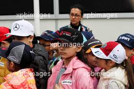 Grid kids. 29.04.2018. Formula 1 World Championship, Rd 4, Azerbaijan Grand Prix, Baku Street Circuit, Azerbaijan, Race Day.