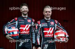 (L to R): Romain Grosjean (FRA) Haas F1 Team with Kevin Magnussen (DEN) Haas F1 Team. 26.02.2018. Formula One Testing, Day One, Barcelona, Spain. Monday.