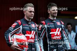 (L to R): Kevin Magnussen (DEN) Haas F1 Team with Romain Grosjean (FRA) Haas F1 Team. 26.02.2018. Formula One Testing, Day One, Barcelona, Spain. Monday.