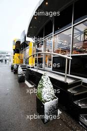 Renault Sport F1 Team motorhome with snow. 28.02.2018. Formula One Testing, Day Three, Barcelona, Spain. Wednesday.