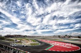 Brendon Hartley (NZL) Scuderia Toro Rosso STR13 locks up under braking. 09.03.2018. Formula One Testing, Day Four, Barcelona, Spain. Friday.