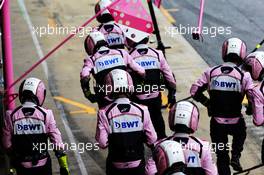 Sahara Force India F1 Team practices a pit stop. 08.03.2018. Formula One Testing, Day Three, Barcelona, Spain. Thursday.