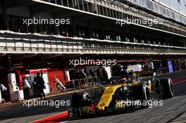 Carlos Sainz Jr (ESP) Renault Sport F1 Team RS18 running sensor equipment. 15.05.2018. Formula One In Season Testing, Day One, Barcelona, Spain. Tuesday.