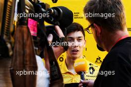 Jack Aitken (GBR) / (KOR) Renault Sport F1 Team Test and Reserve Driver with the media. 16.05.2018. Formula One In Season Testing, Day Two, Barcelona, Spain. Wednesday.
