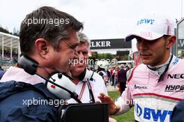 (L to R): Bradley Joyce (GBR) Racing Point Force India F1 Race Engineer with Otmar Szafnauer (USA) Racing Point Force India F1 Team Principal and CEO and Esteban Ocon (FRA) Racing Point Force India F1 Team on the grid. 26.08.2018. Formula 1 World Championship, Rd 13, Belgian Grand Prix, Spa Francorchamps, Belgium, Race Day.