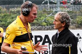 (L to R): Alan Permane (GBR) Renault Sport F1 Team Trackside Operations Director with Alain Prost (FRA) Renault Sport F1 Team Special Advisor on the grid. 26.08.2018. Formula 1 World Championship, Rd 13, Belgian Grand Prix, Spa Francorchamps, Belgium, Race Day.