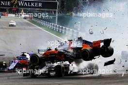 Fernando Alonso (ESP) McLaren MCL33 crashes at the start of the race. 26.08.2018. Formula 1 World Championship, Rd 13, Belgian Grand Prix, Spa Francorchamps, Belgium, Race Day.
