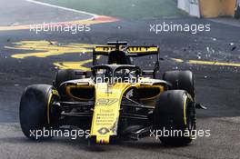Nico Hulkenberg (GER) Renault Sport F1 Team RS18 crashed at the start of the race. 26.08.2018. Formula 1 World Championship, Rd 13, Belgian Grand Prix, Spa Francorchamps, Belgium, Race Day.