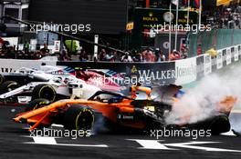 Fernando Alonso (ESP) McLaren MCL33 crashes at the start of the race. 26.08.2018. Formula 1 World Championship, Rd 13, Belgian Grand Prix, Spa Francorchamps, Belgium, Race Day.