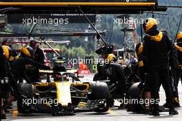 Carlos Sainz Jr (ESP) Renault Sport F1 Team RS18 practices a pit stop. 25.08.2018. Formula 1 World Championship, Rd 13, Belgian Grand Prix, Spa Francorchamps, Belgium, Qualifying Day.