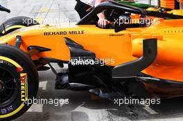 Stoffel Vandoorne (BEL) McLaren MCL33 sidepod detail. 06.04.2018. Formula 1 World Championship, Rd 2, Bahrain Grand Prix, Sakhir, Bahrain, Practice Day