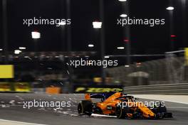 Stoffel Vandoorne (BEL) McLaren MCL33. 06.04.2018. Formula 1 World Championship, Rd 2, Bahrain Grand Prix, Sakhir, Bahrain, Practice Day