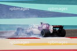 Charles Leclerc (MON) Sauber F1 Team C37 spins. 06.04.2018. Formula 1 World Championship, Rd 2, Bahrain Grand Prix, Sakhir, Bahrain, Practice Day