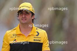 Carlos Sainz Jr (ESP) Renault F1 Team  06.04.2018. Formula 1 World Championship, Rd 2, Bahrain Grand Prix, Sakhir, Bahrain, Practice Day