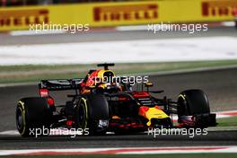 Daniel Ricciardo (AUS) Red Bull Racing RB14. 06.04.2018. Formula 1 World Championship, Rd 2, Bahrain Grand Prix, Sakhir, Bahrain, Practice Day