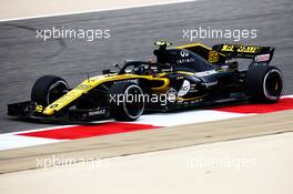 Carlos Sainz Jr (ESP) Renault Sport F1 Team RS18. 06.04.2018. Formula 1 World Championship, Rd 2, Bahrain Grand Prix, Sakhir, Bahrain, Practice Day