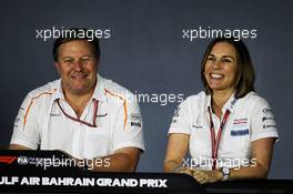 (L to R): Zak Brown (USA) McLaren Executive Director and Claire Williams (GBR) Williams Deputy Team Principal in the FIA Press Conference. 06.04.2018. Formula 1 World Championship, Rd 2, Bahrain Grand Prix, Sakhir, Bahrain, Practice Day