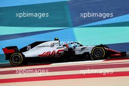 Kevin Magnussen (DEN) Haas VF-18. 06.04.2018. Formula 1 World Championship, Rd 2, Bahrain Grand Prix, Sakhir, Bahrain, Practice Day
